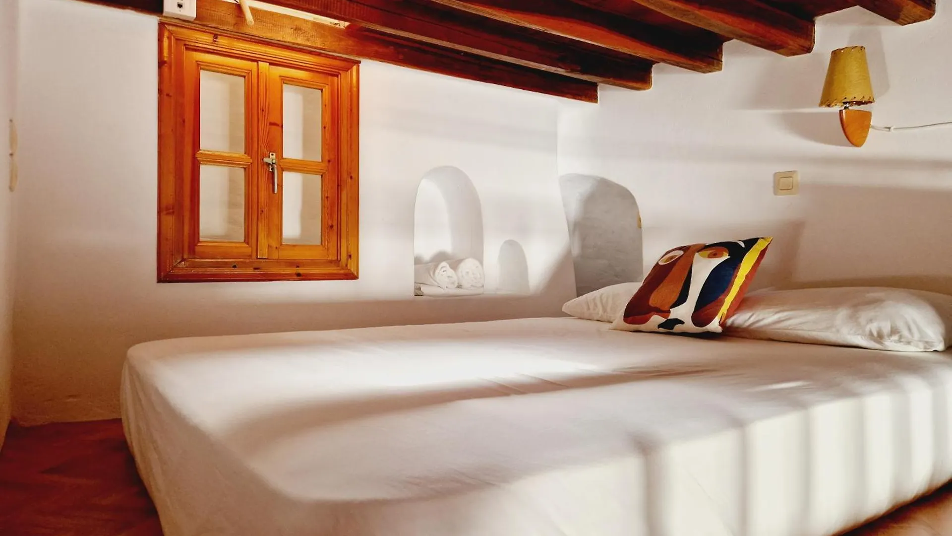Bright & Relaxing Loft With Attic Room In The Heart Of Mykonos City Mykonos Town Greece